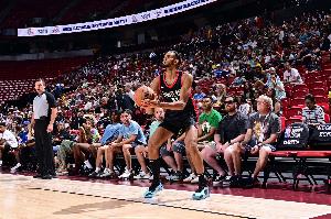 138彩票稳赚技巧-正负值+19最高！吕佩尔半场7中5高效贡献14分 三分3中2